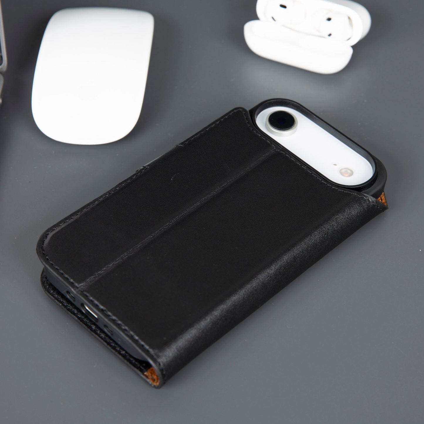 Casper iPhone 17 Air Leather Wallet Case – MagSafe Compatible